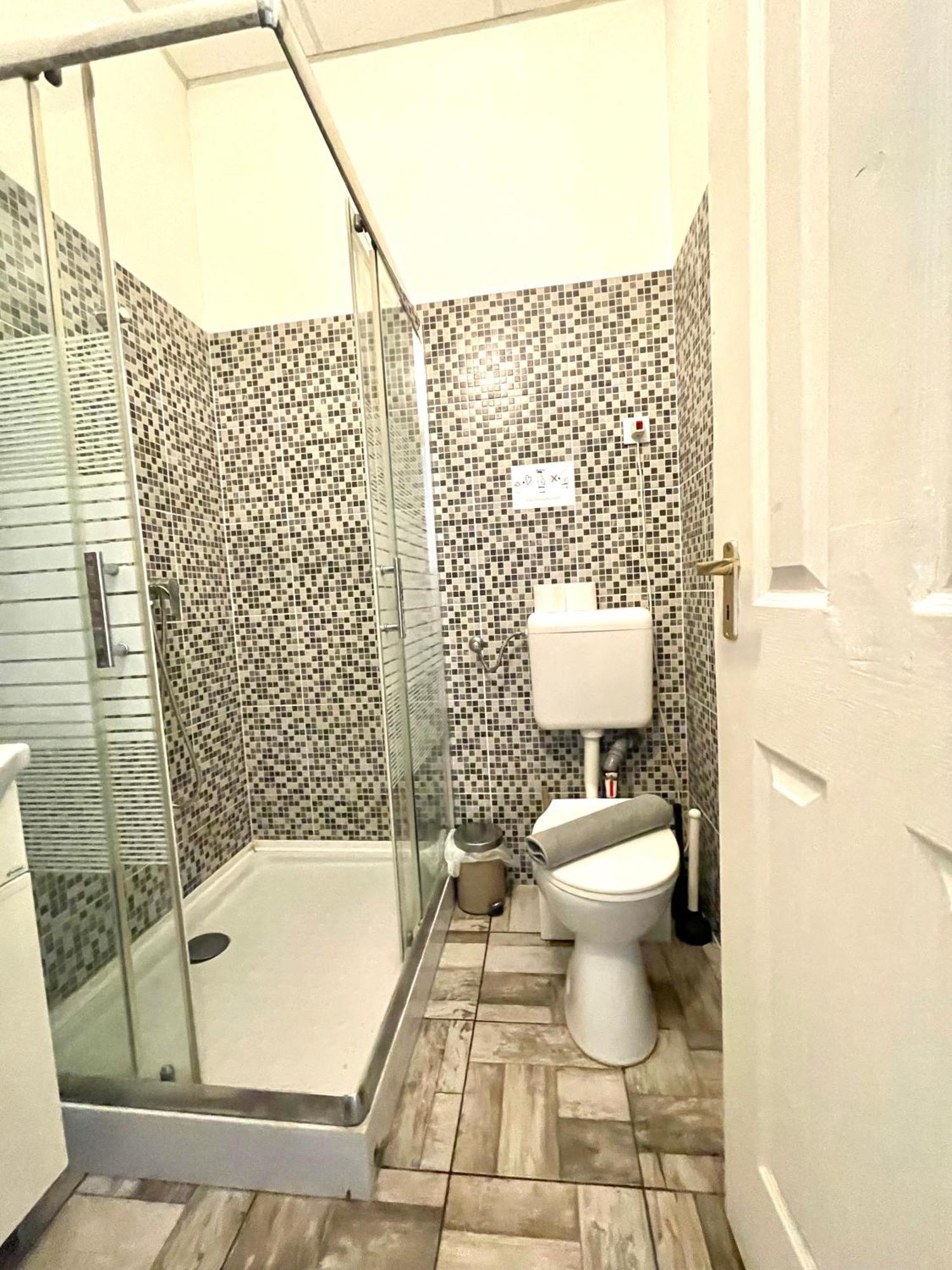 Aradi Rooms With Private Bathroom In The City Centre Budapešť Exteriér fotografie